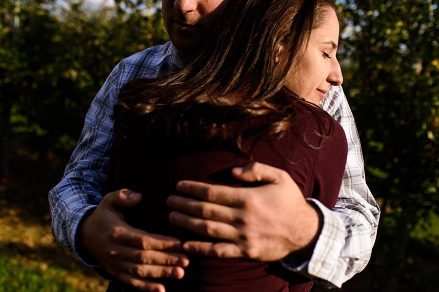 07_colorful_fall_engagement_new_jersey_farm