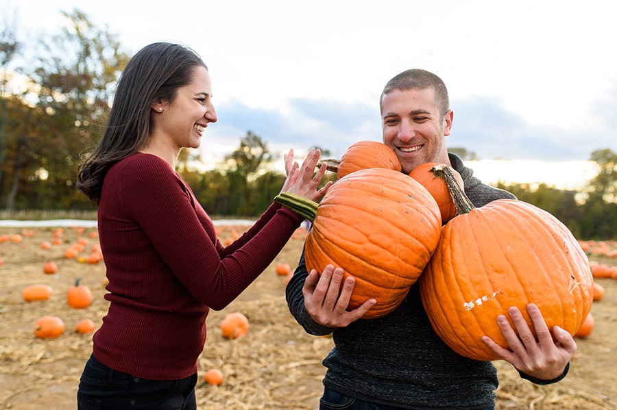 12_colorful_fall_engagement_new_jersey_farm
