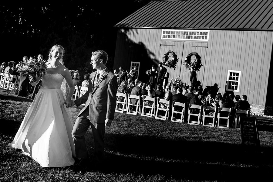 23_backyard_bethlehem_barn_wedding